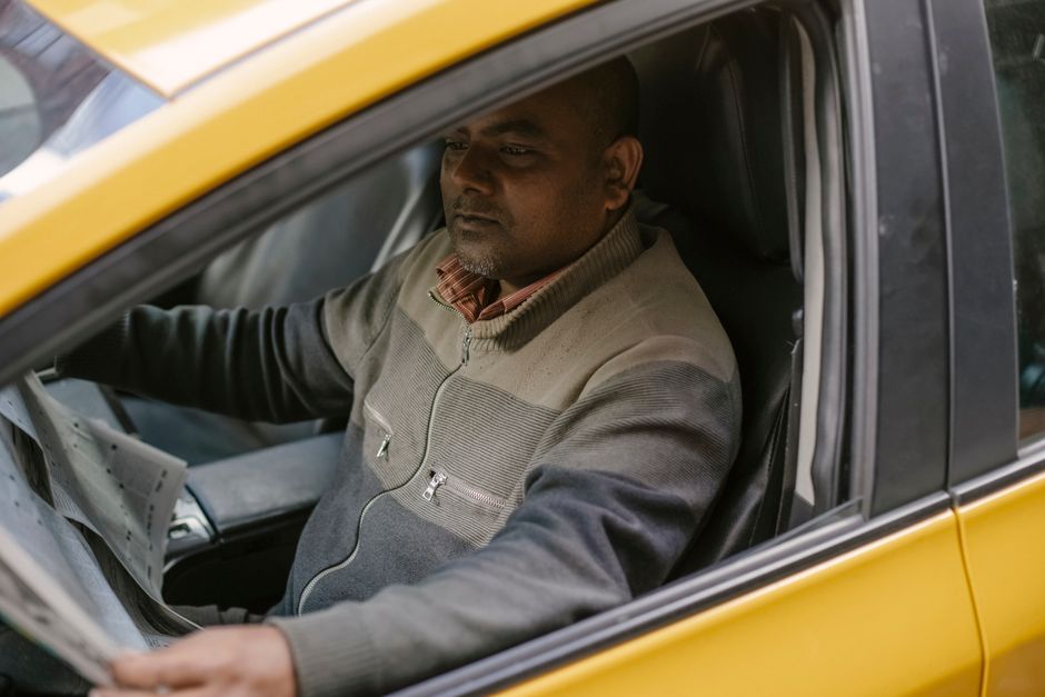 Un chauffeur, un espace de soin et une voiture